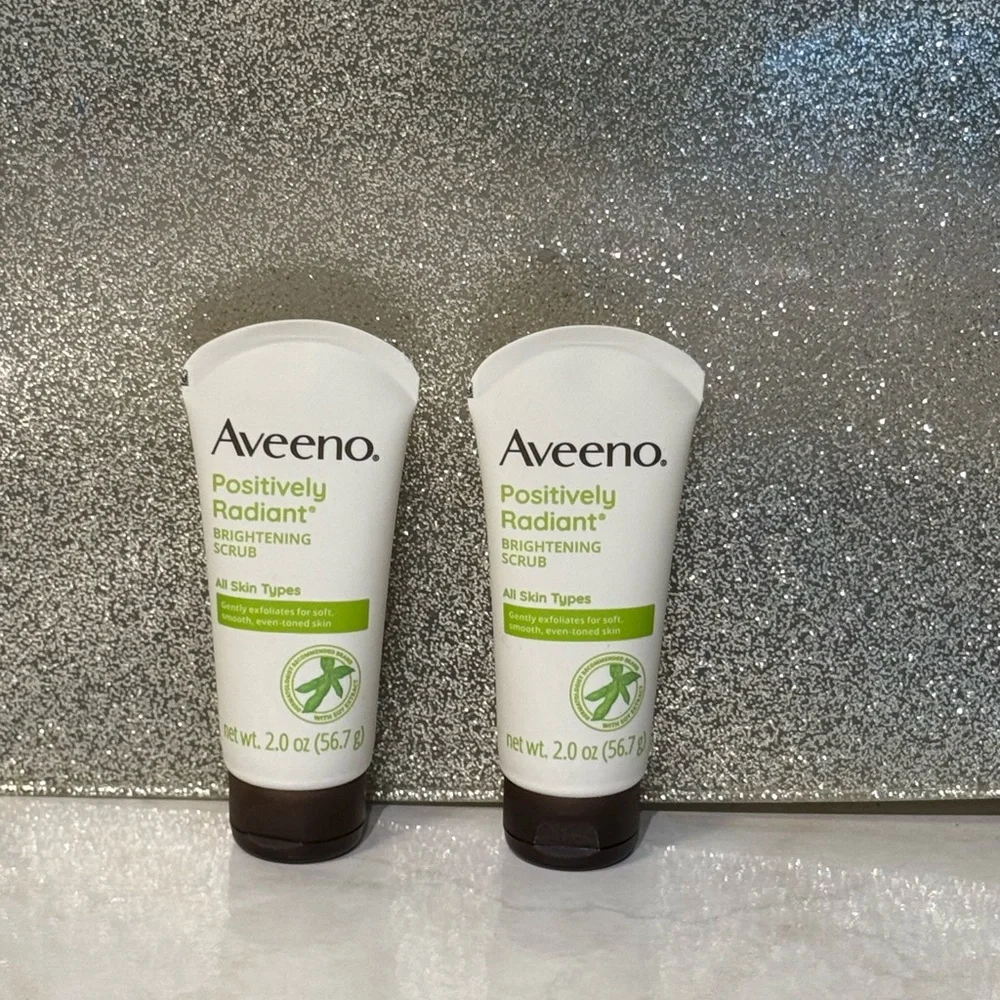 5 for $25 item 🌺 Mini Travel Size Aveeno Positively Radiant Brightening Scrub x2